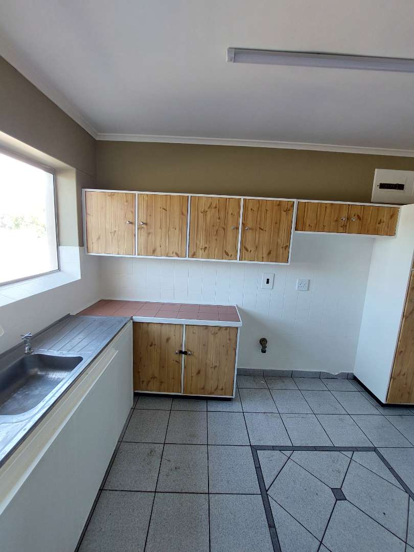 To Let 2 Bedroom Property for Rent in Claremont Western Cape